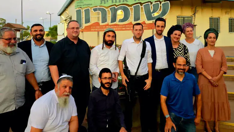 יוסי דגן, חברי הכנסת והשותפים למאבק