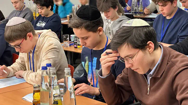Jewish teens participating in Bible Quiz