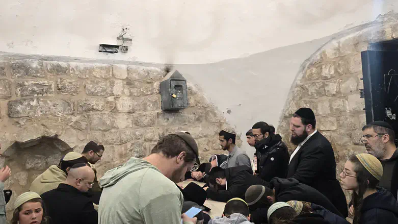 התפילה בקבר יוסף