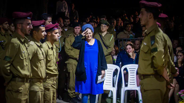 הלוויית הלוחם אביב גלבוע הי"ד השבוע בהר הרצל