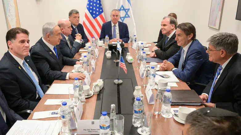 Netanyahu meets US officials