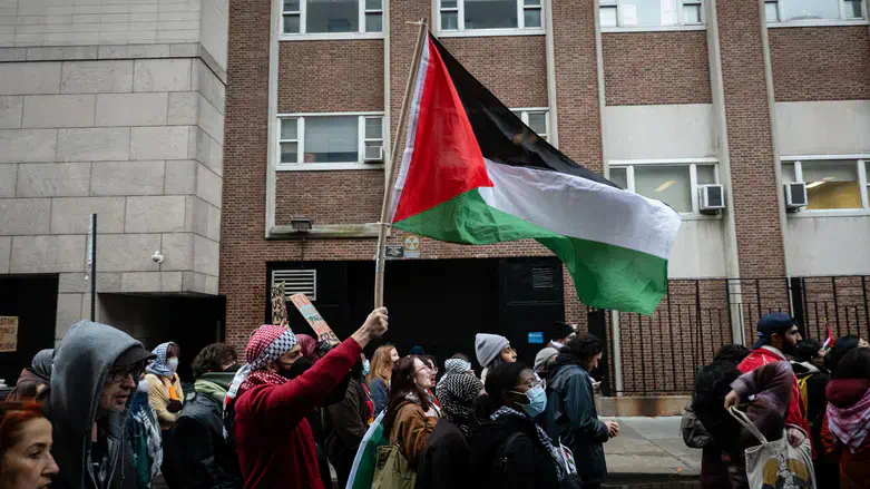 Pro-Palestinian protesters near Columbia U