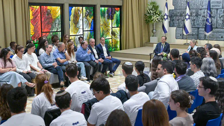 אירוח הנשיא "מחליפים מילה"