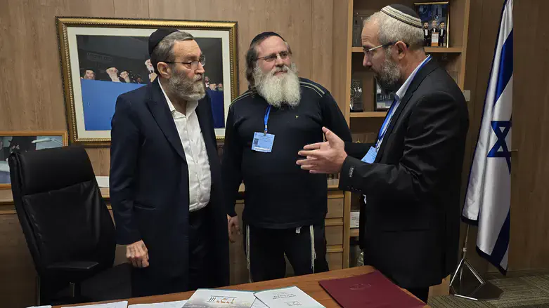 נציגי יכין עם גפני