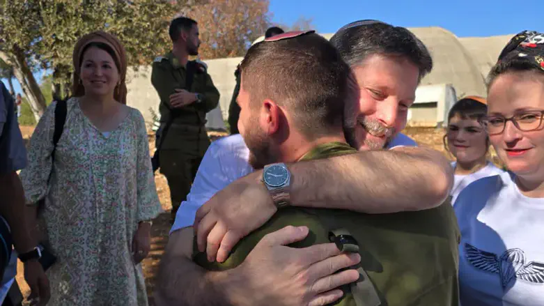 Бецалель Смотрич с сыном Йедидией