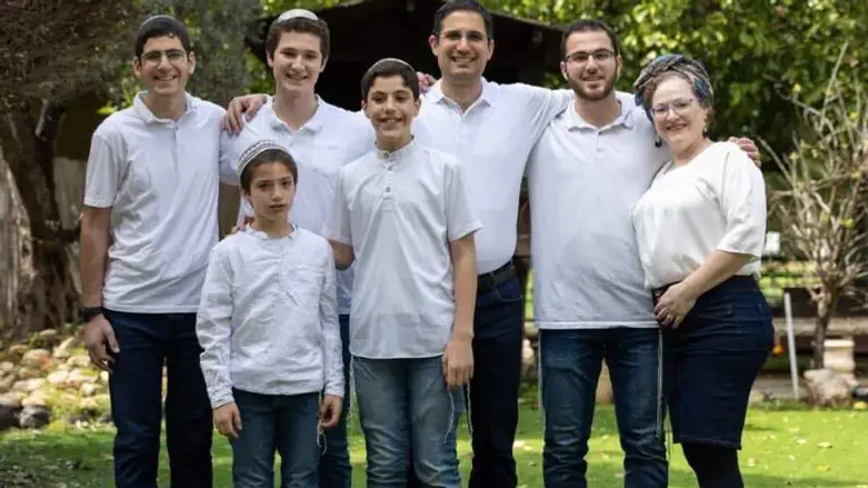 משפחת בדלוב