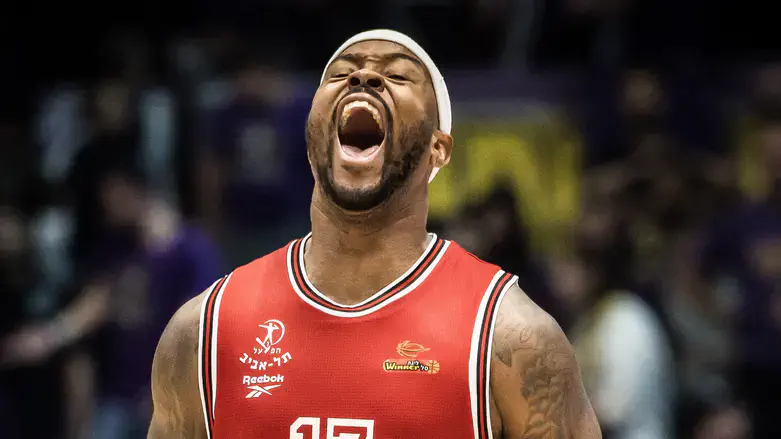 פוסטר. הוביל את הפועל למאזן מושלם