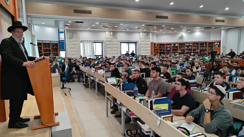 הרב בר במכינת עלי