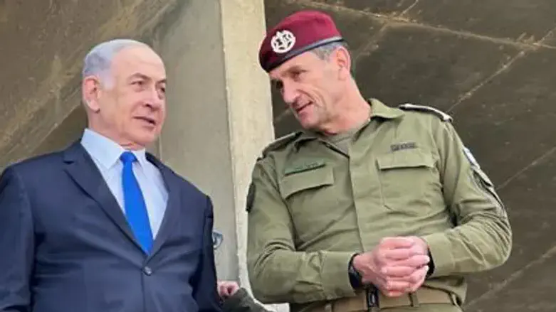 בישראל הנאורה לא יעלה על הדעת לספר הכול לראש הממשלה, למה מי הוא בכלל? נתניהו והרמטכ"ל