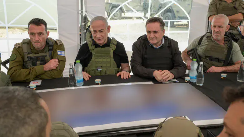 PM Netanyahu and Israel Katz with IDF Chief of Staff Herzi Halevi and ISA chief Ronen Bar