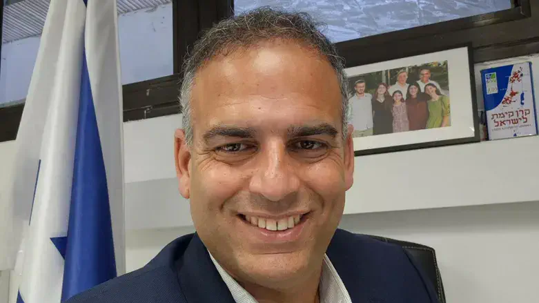 צחי דיקשטיין