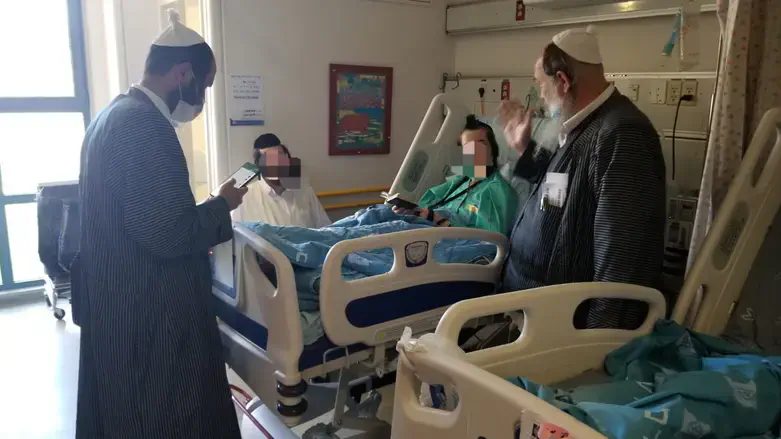 היועץ הרפואי מבקר בבית החולים בתקופת הקורונה