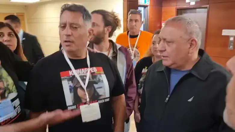 Eisenkot with hostage families