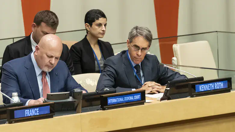 Kenneth Roth and ICC pros. Karim Khan