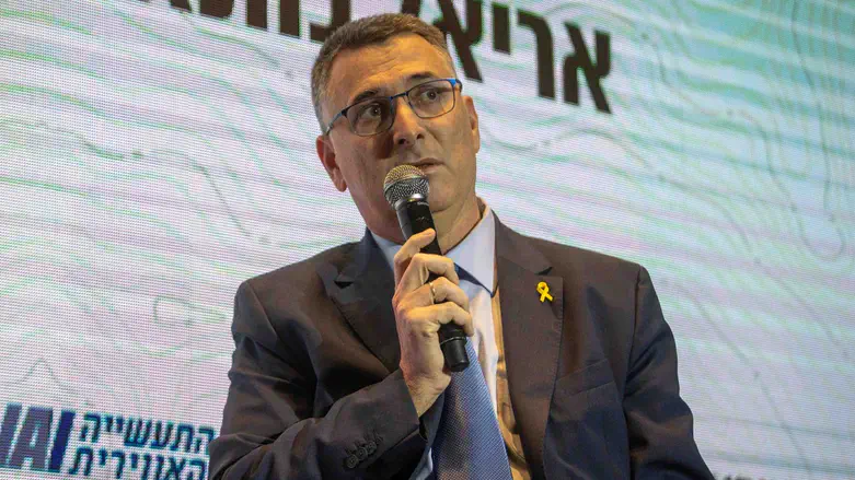 סער בכנס