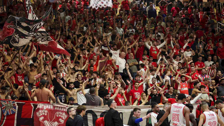 אוהדי הפועל בגן נר הערב