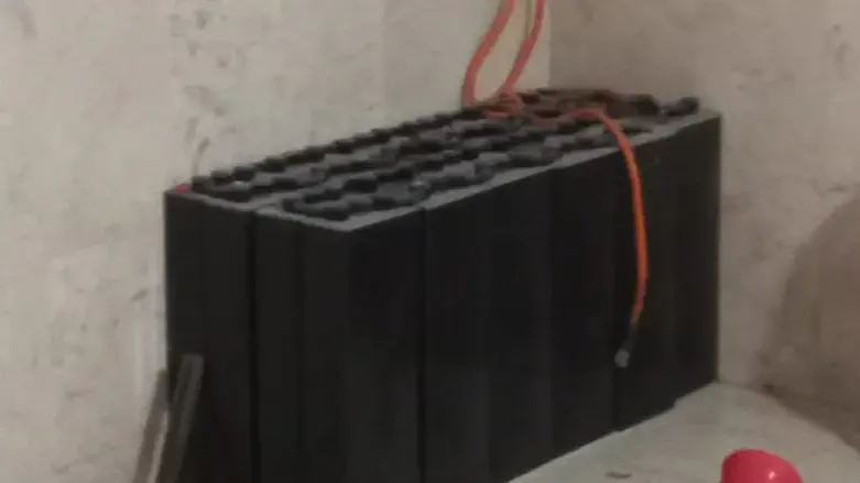 מצבור הסוללות לאגירת חשמל