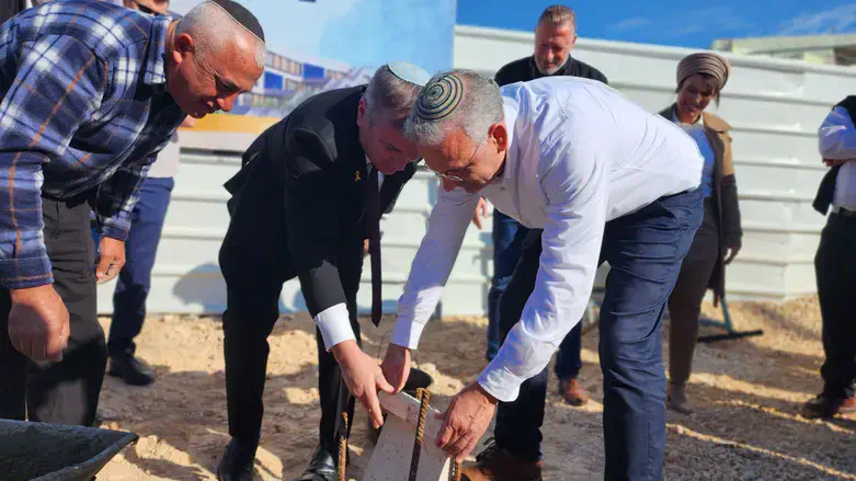 שר החינוך יואב קיש בבית אל