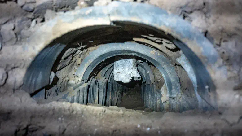 Terror tunnel (illustrative)