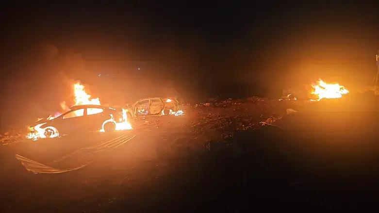 Горящие автомобили в Оз-Ционе