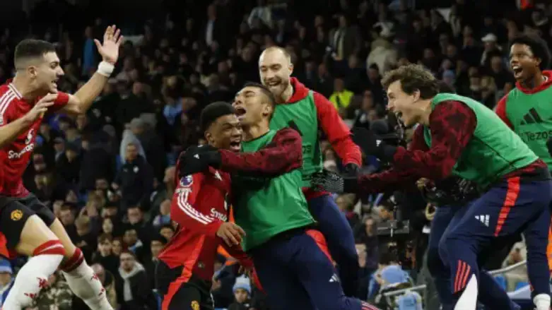 שחקני יונייטד חוגגים מהפך דרמטי בדרבי