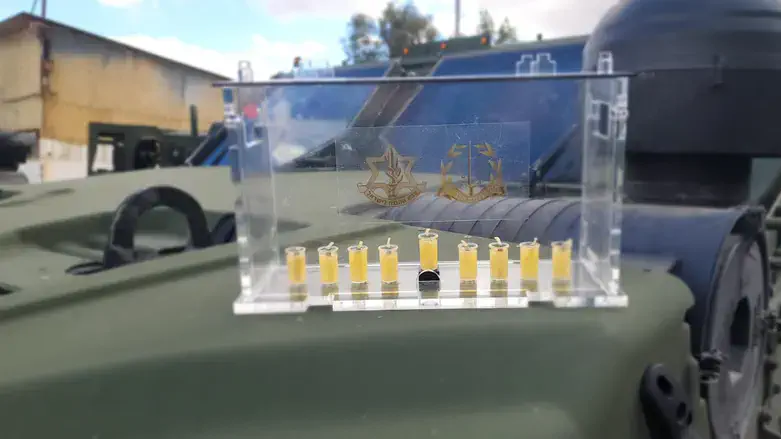 החנוכייה ללוחמים בשטח