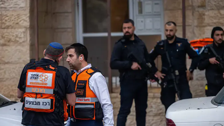 На месте ранения полицейской в районе Писгат-Зеев