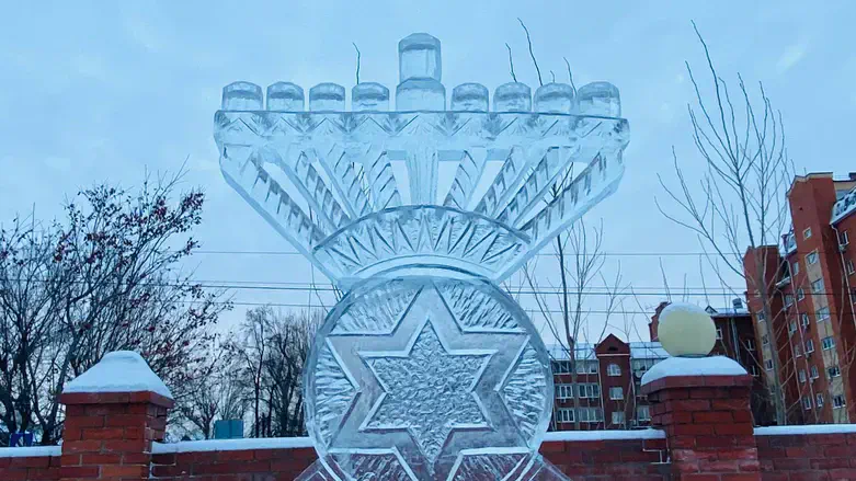 חנוכיית קרח ברוסיה