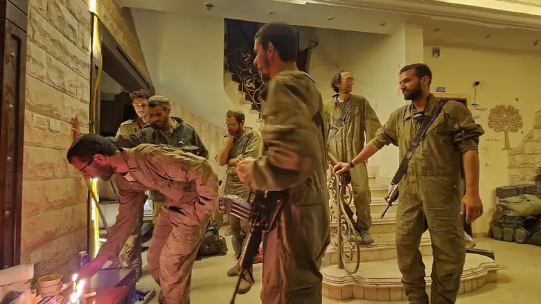 הדלקת נרות בעזה לפני שנה