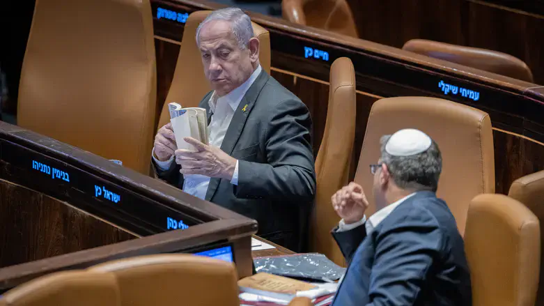 רה"מ נתניהו במהלך ההצבעות על חוק מס רווחים כלואים