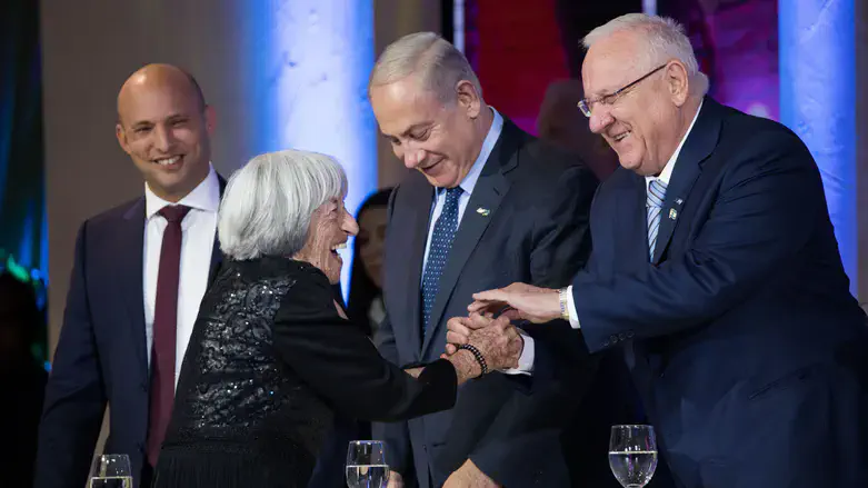 Агнеш Келти получает премию Израиля в 2017 году