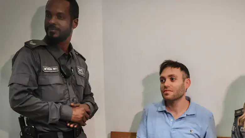 הנגד ארי רוזנפלד בבית המשפט