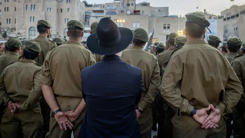 "הדור הצעיר לא מתנגד לשירות צבאי. אבל הוא לא ילך בגלוי נגד הרבנים שלו". אילוסטרציה