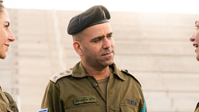 מיקי אלמקיאס