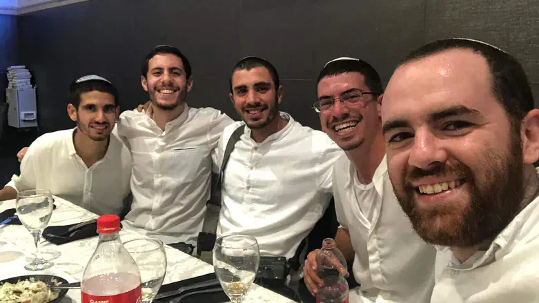 טוויל וחברים עם שושן הי"ד