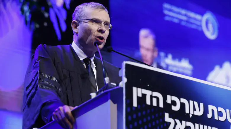 השר יריב לוין