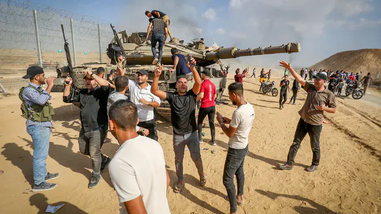 Жители Газы захватили израильский танк