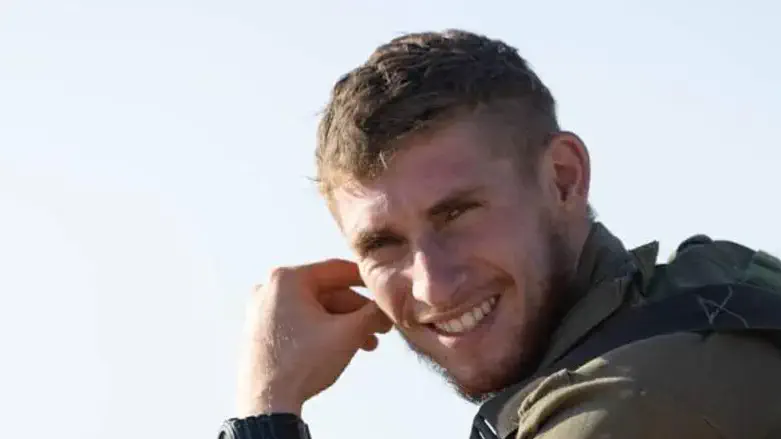 Анер Шапира