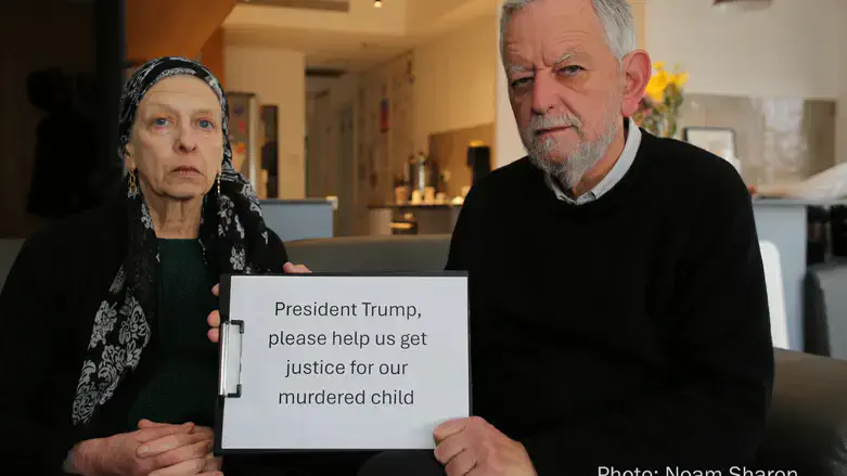 Frimet and Arnold Roth to Pres. Trump