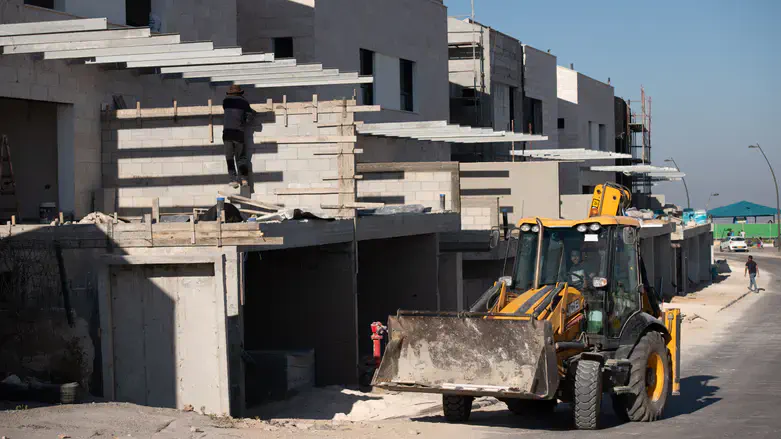 בנייה ביישוב יקיר