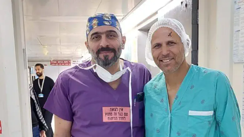 מנחם חולי מימין