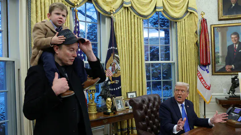 טראמפ עם מאסק ובנו