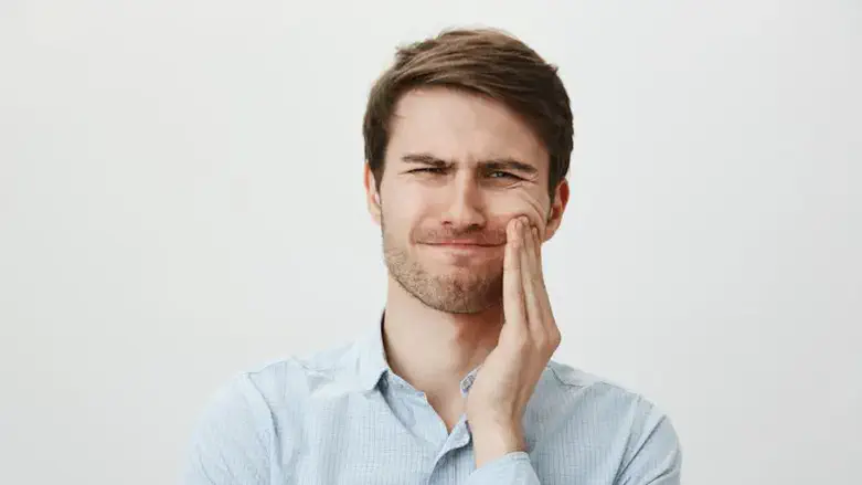 עקירת שן בינה