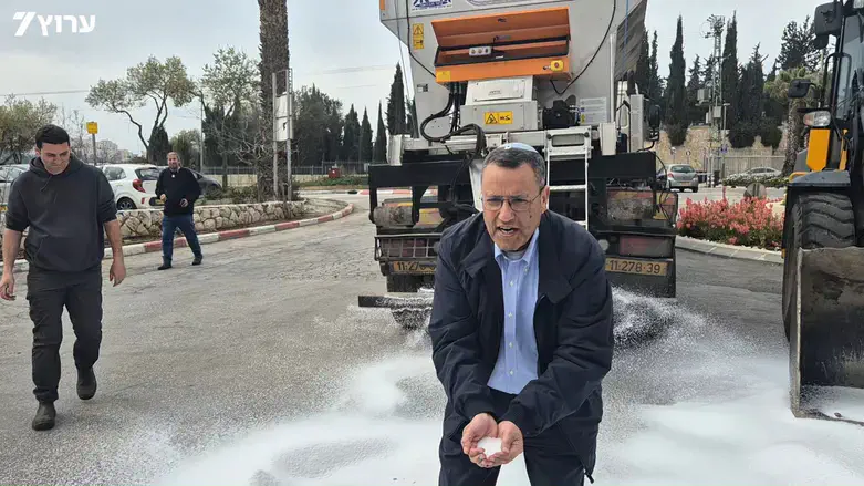 Иерусалим готовится к снегjgfle