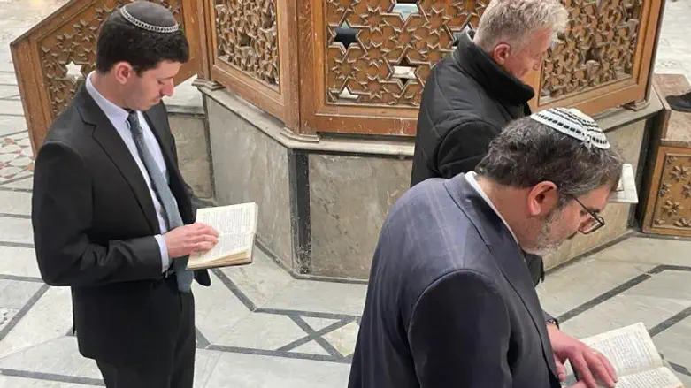 חלק מחברי המשלחת