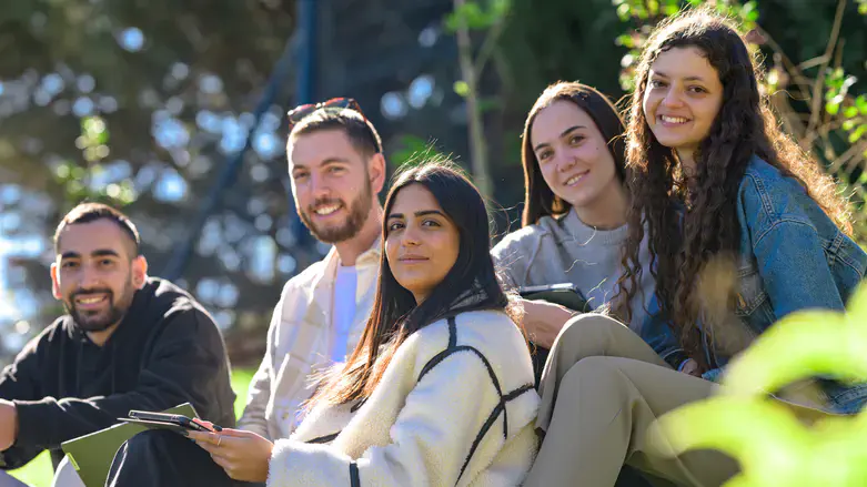 תלמידי מכללת עזריאלי
