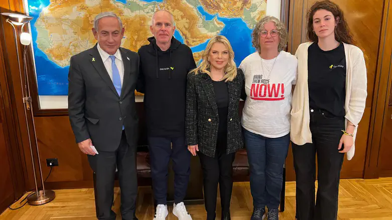 קית' ואביבה סיגל עם ראש הממשלה ורעייתו