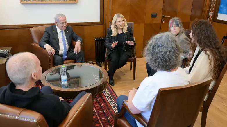 PM meets Keith and Aviva Siegel