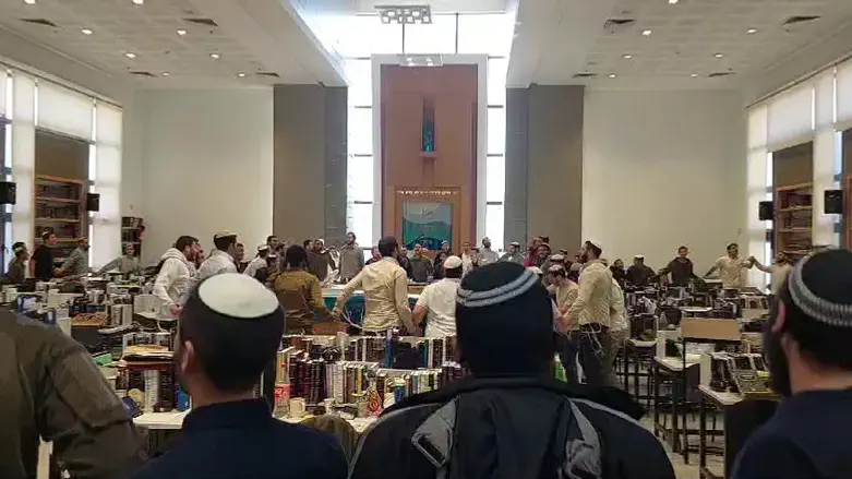 תלמידים בישיבת הסדר