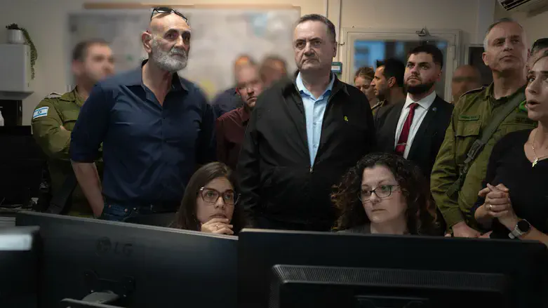 השר כ"ץ בבקעת הירדן